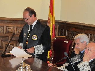 El magistrado también ha jurado como miembro nato de la Sala de Gobierno del TSJA